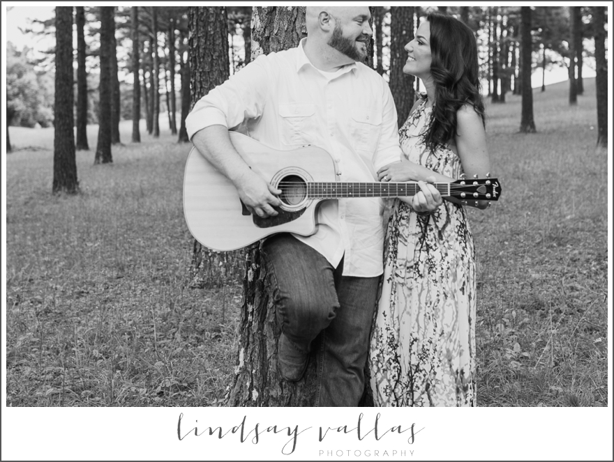 Karyn & Phillip Engagement - Mississippi Wedding Photographer Lindsay Vallas Photography_0007