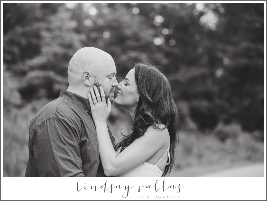 Karyn & Phillip Engagement - Mississippi Wedding Photographer Lindsay Vallas Photography_0013