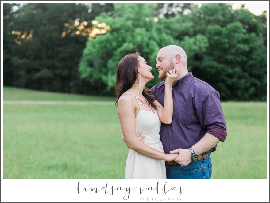 Karyn & Phillip Engagement - Mississippi Wedding Photographer Lindsay Vallas Photography_0021