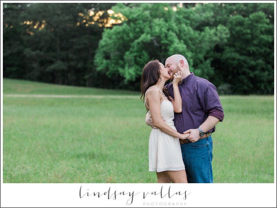 Karyn & Phillip Engagement - Mississippi Wedding Photographer Lindsay Vallas Photography_0023