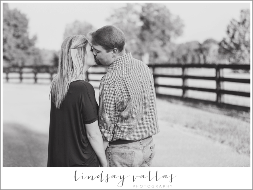 Amanda Strong Engagements - Mississippi Wedding Photographer Lindsay Vallas Photography_0016
