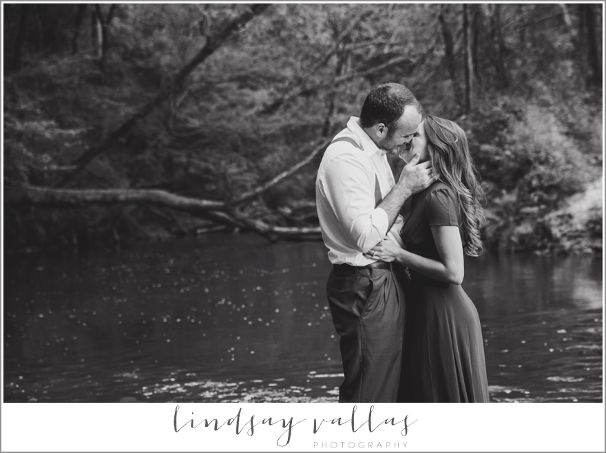 Sara & Corey Engagements- Mississippi Wedding Photographer - Lindsay Vallas Photography_0036