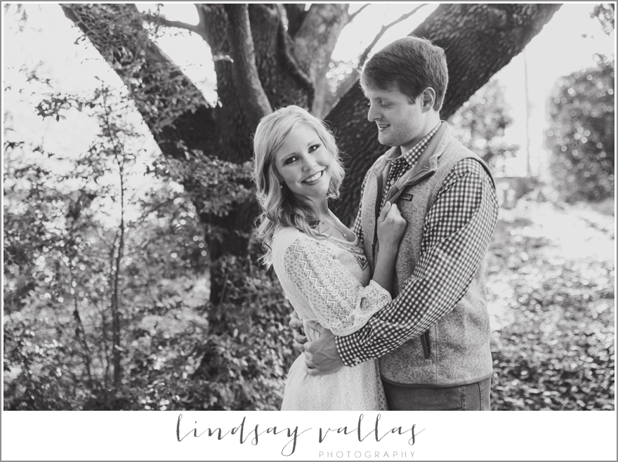 Chelsea & Brandon Engagement Session - Mississippi Wedding Photographer - Lindsay Vallas Photography_0011