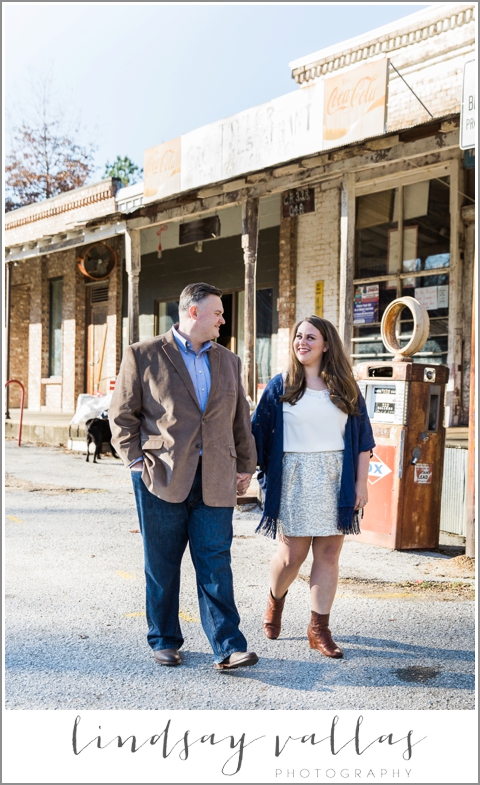 Meredith & Micah Engagements - Mississippi Wedding Photographer - Lindsay Vallas Photography_0006