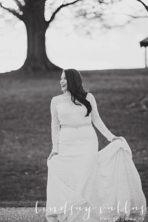 Sarah Allen's Bridal Session- Mississippi Wedding Photographer - Lindsay Vallas Photography_0016