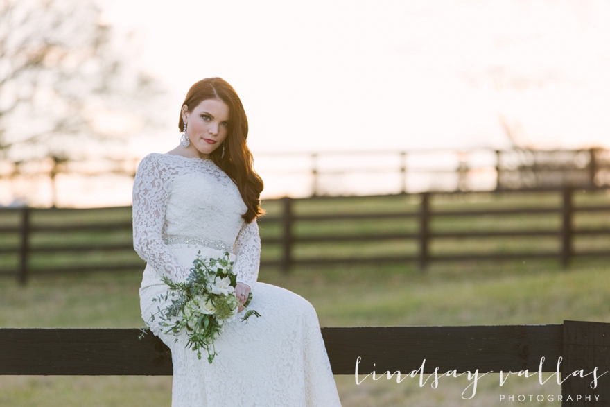 Sarah Allen's Bridal Session- Mississippi Wedding Photographer - Lindsay Vallas Photography_0020