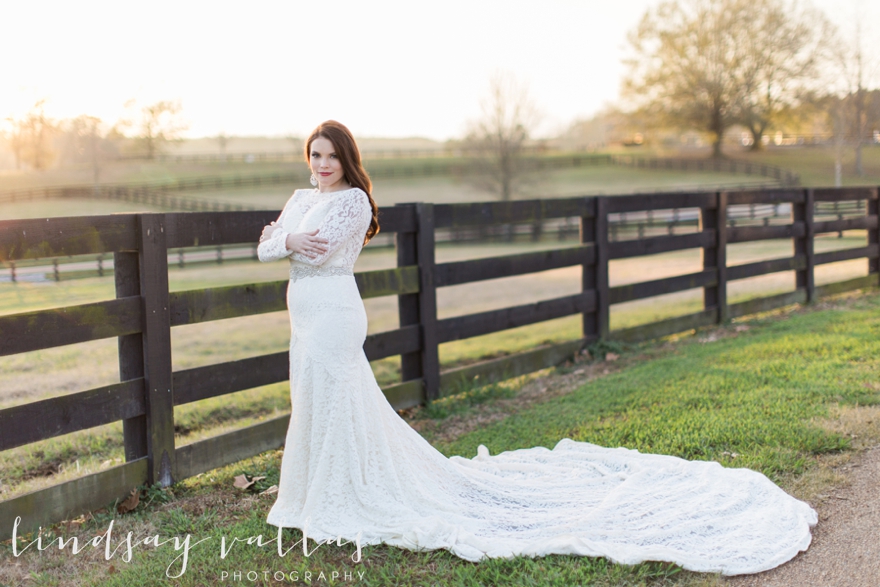 Sarah Allen's Bridal Session- Mississippi Wedding Photographer - Lindsay Vallas Photography_0030