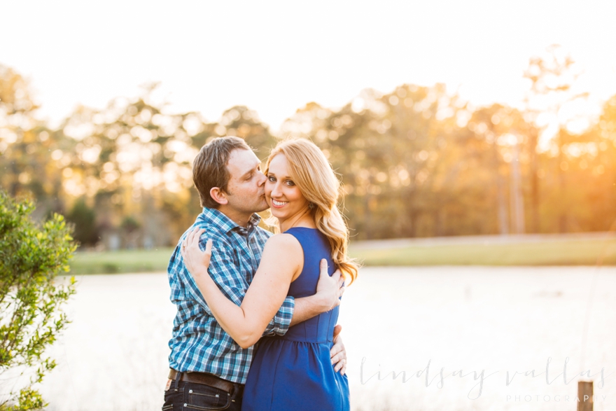 Mandy & Brian Engagement - Mississippi Wedding Photographer - Lindsay Vallas Photography_0016