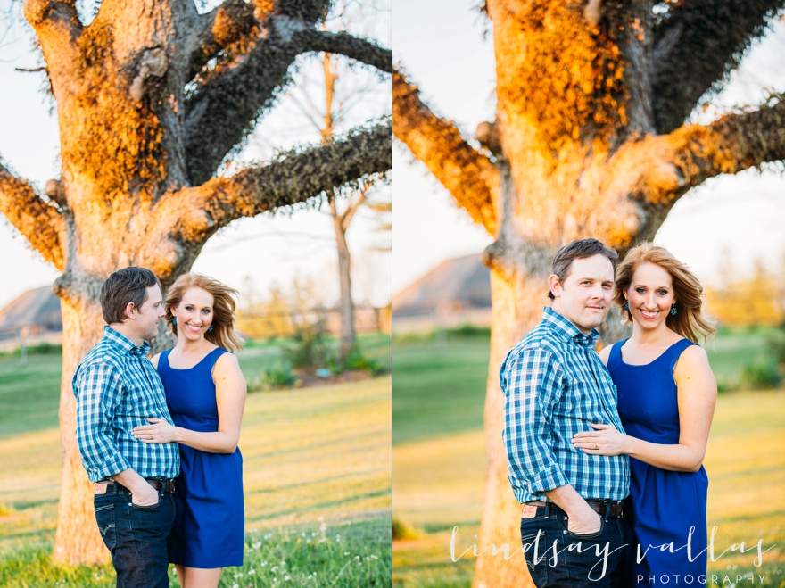 Mandy & Brian Engagement - Mississippi Wedding Photographer - Lindsay Vallas Photography_0020