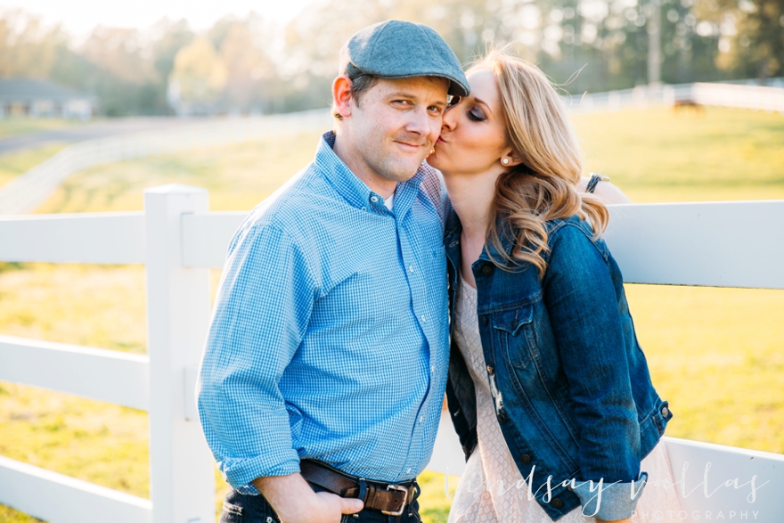 Mandy & Brian Engagement - Mississippi Wedding Photographer - Lindsay Vallas Photography_0024