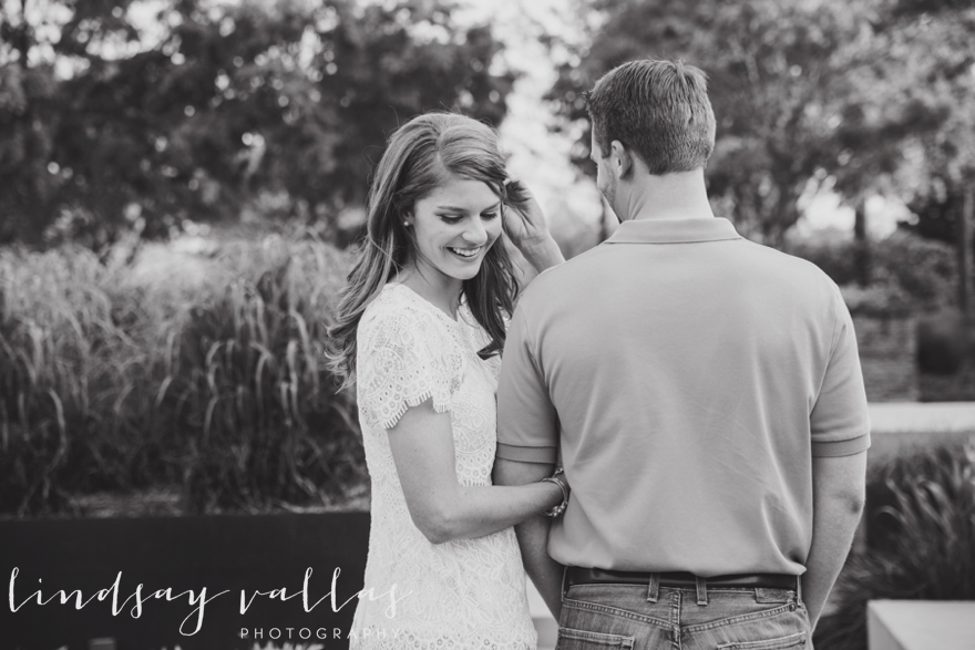 Kaley & Kaleb Engagement - Mississippi Wedding Photographer - Lindsay Vallas Photography_0007