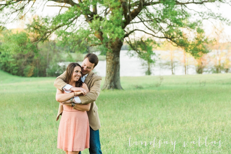 Lauren & Toby Engagement Session- Mississippi Wedding Photographer - Lindsay Vallas Photography_0026