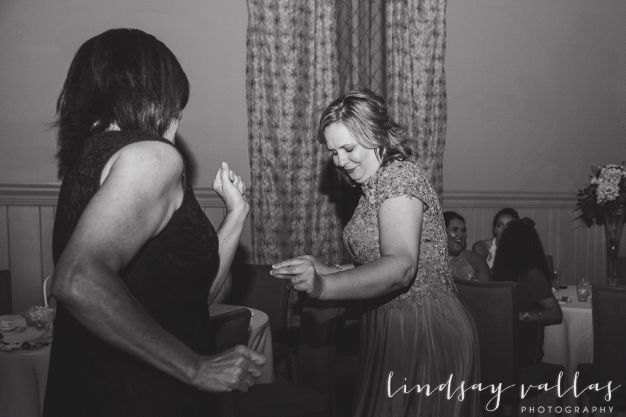 Caroline & Matthew - Mississippi Wedding Photographer - Lindsay Vallas Photography_0099