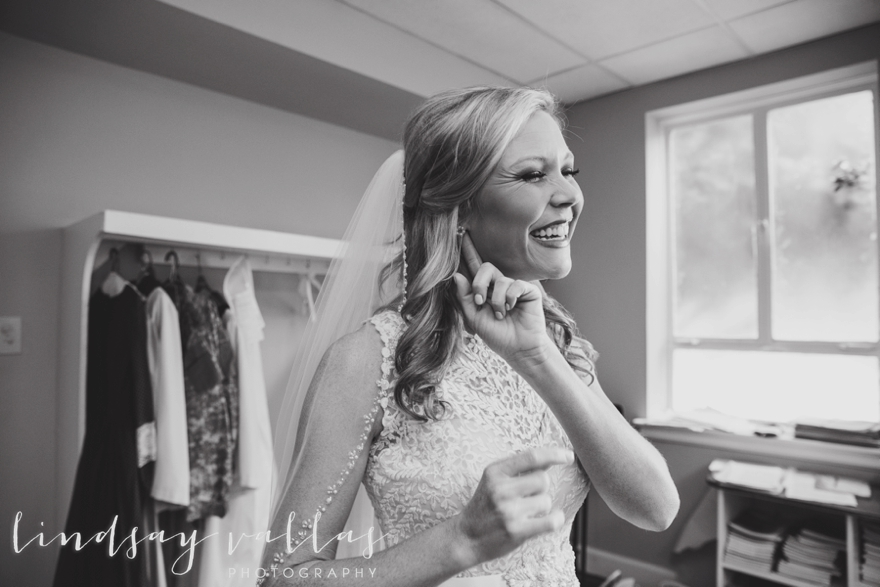 Chelsea & Brandon- Mississippi Wedding Photographer - Lindsay Vallas Photography_0016