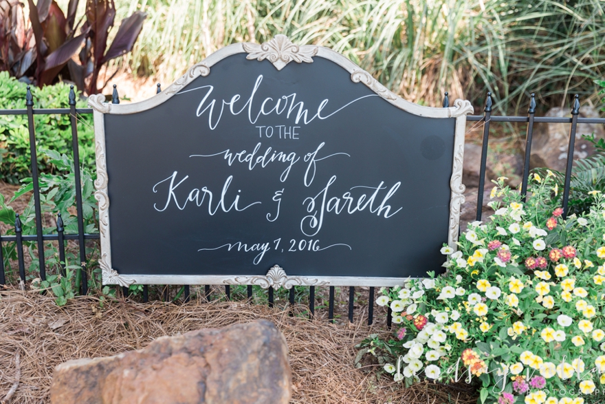 Karli & Jareth- Mississippi Wedding Photographer - Lindsay Vallas Photography_0048