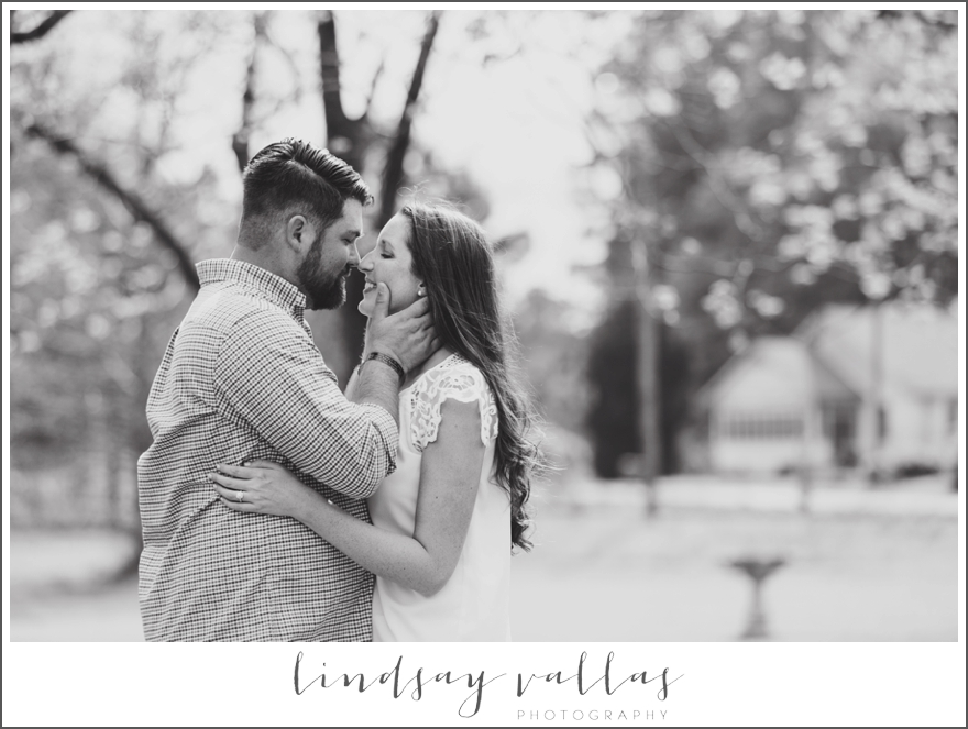 Alyse & Joey Engagements- Mississippi Wedding Photographer Lindsay Vallas Photography_0001