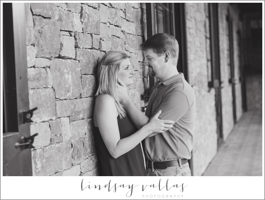 Amanda Strong Engagements - Mississippi Wedding Photographer Lindsay Vallas Photography_0005