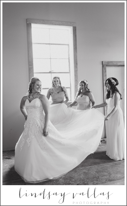 Jessica and Lucas Wedding - Mississippi Wedding Photographer Lindsay Vallas Photography_0019.jpg